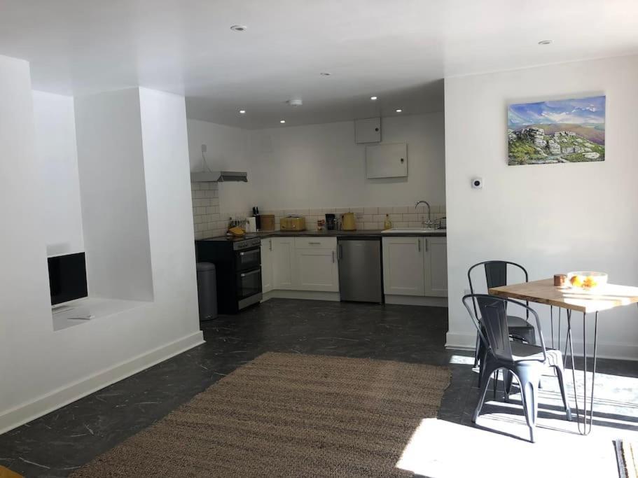 Sharp Tor Riverside Studio Apartment Plymouth Bagian luar foto